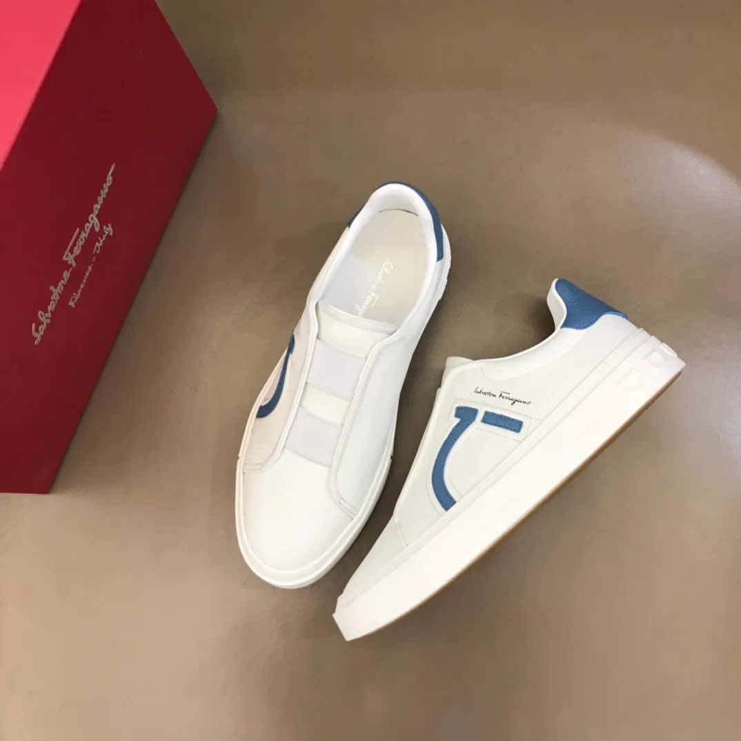 p400【Salvatore Ferraga**】New men's low-top casual shoes! Top-quality cow products, original lasts, made of imported cowhide, first-class texture, first-layer sheepskin lining! Original outsole! The details are exquisite and the style is versatile and upscale! Decorated with a three-dimensional Gancini logo, the back of the tongue and lace-up piping add a pop of color. The high-tech sole features a holographic pattern and Gancini details, making it ideal for a practical yet stylish everyday look. Code number 38-44 (45 can be customized)